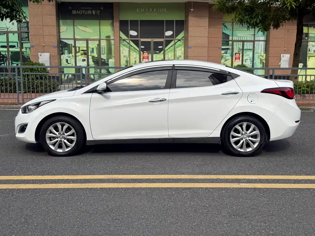 Hyundai Elantra Langdong — миниатюра 12