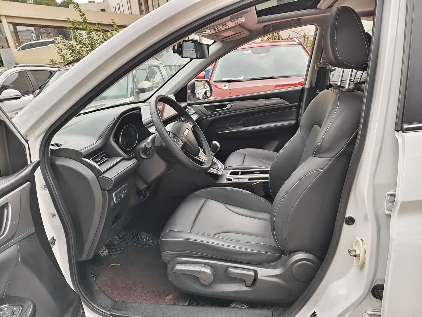 Haval Haval M6 1.5 л 2022 г. Белый, пробег 34000 км