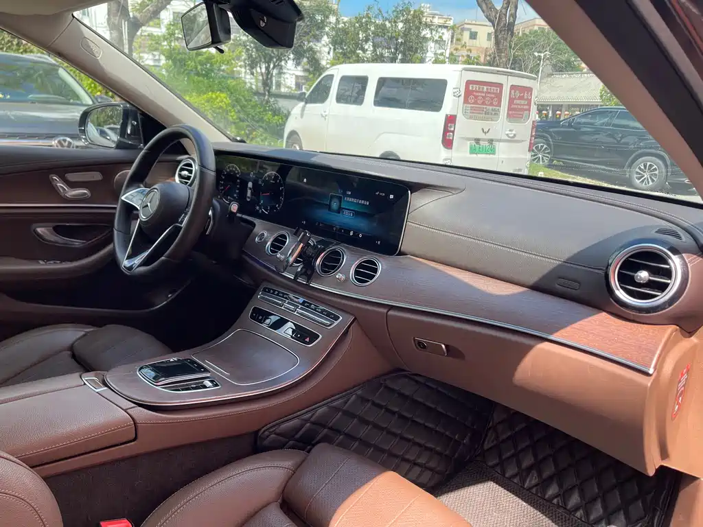 Mercedes-Benz E-Class — миниатюра 7
