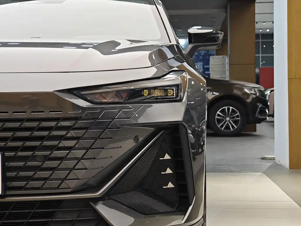 Changan UNI-V 2022 1.5T