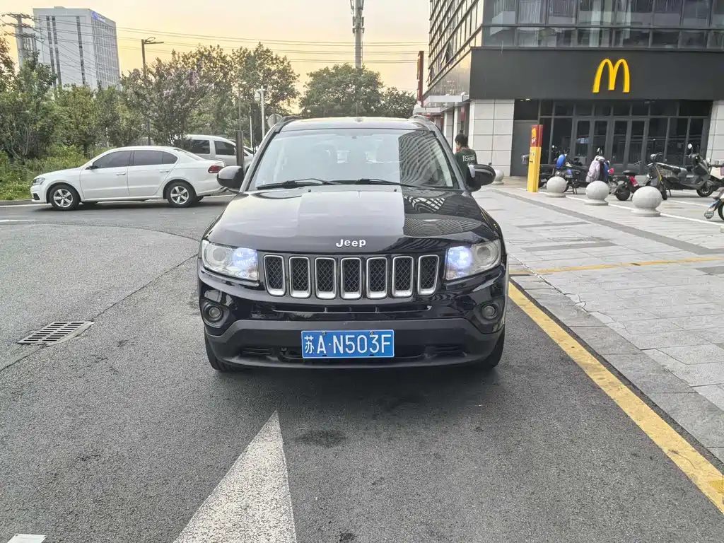 Jeep Compass (Import) — миниатюра 2