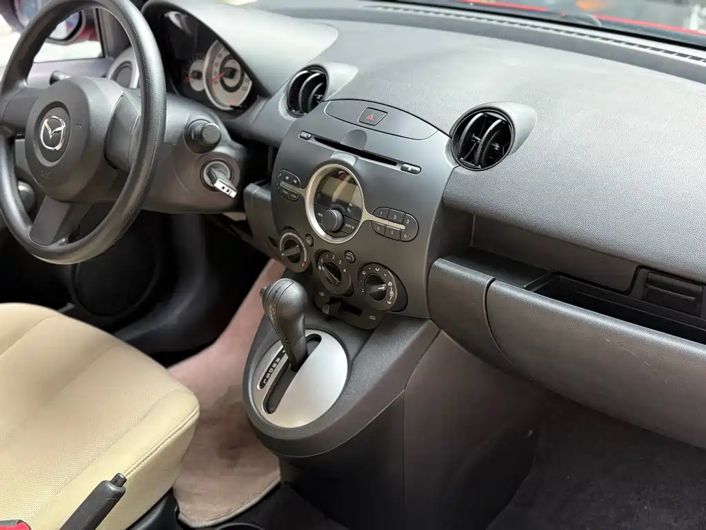 Mazda 2 — миниатюра 14