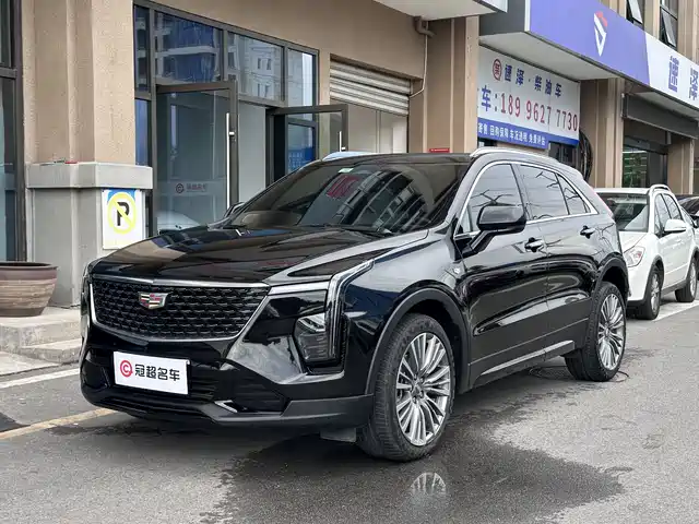 CADILLAC  XT4 2024