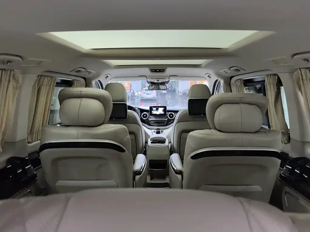Mercedes-Benz V-Class — миниатюра 15