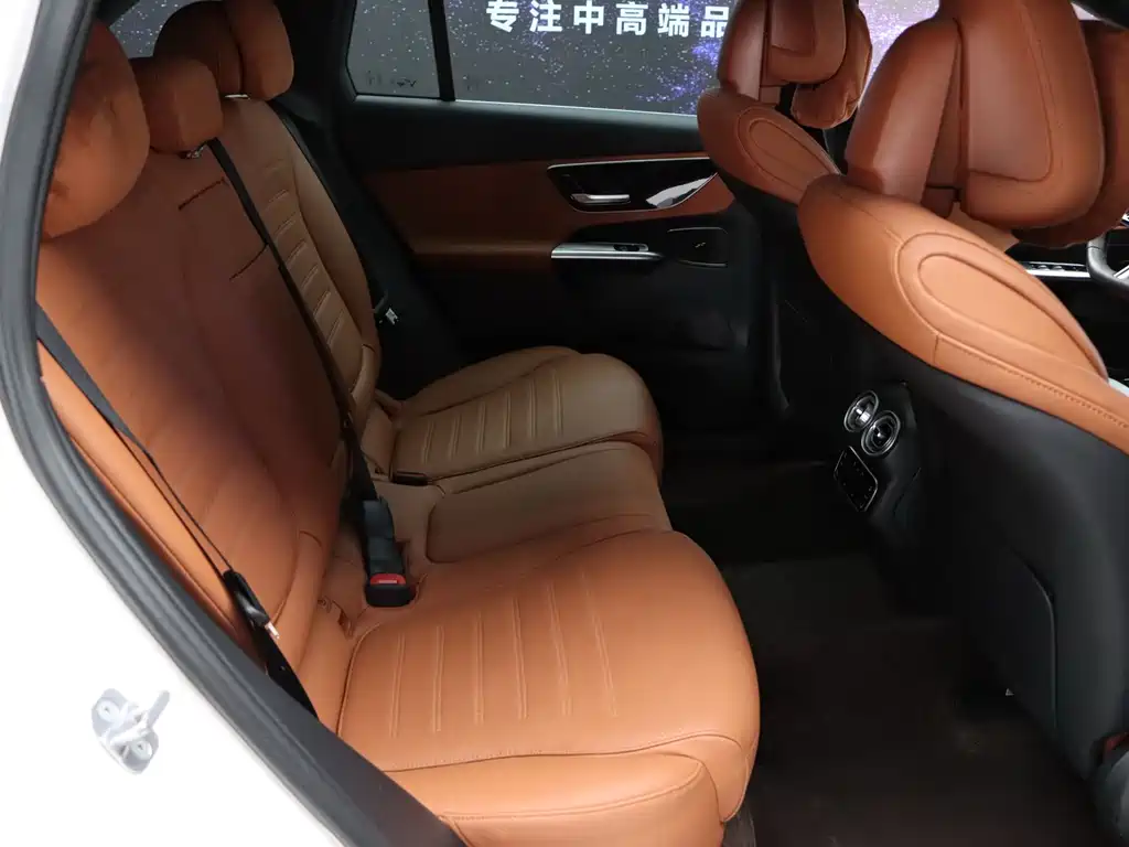 Mercedes-Benz GLC — миниатюра 19