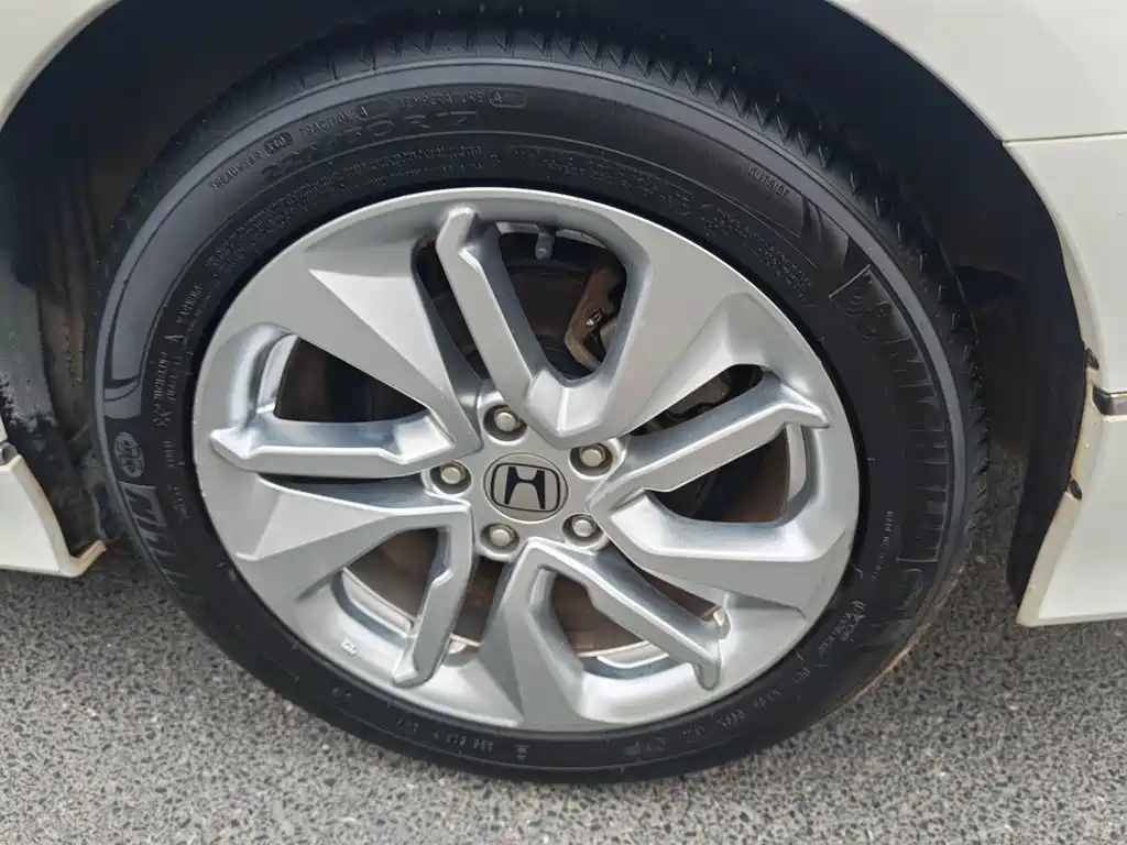 Honda Accord — миниатюра 11