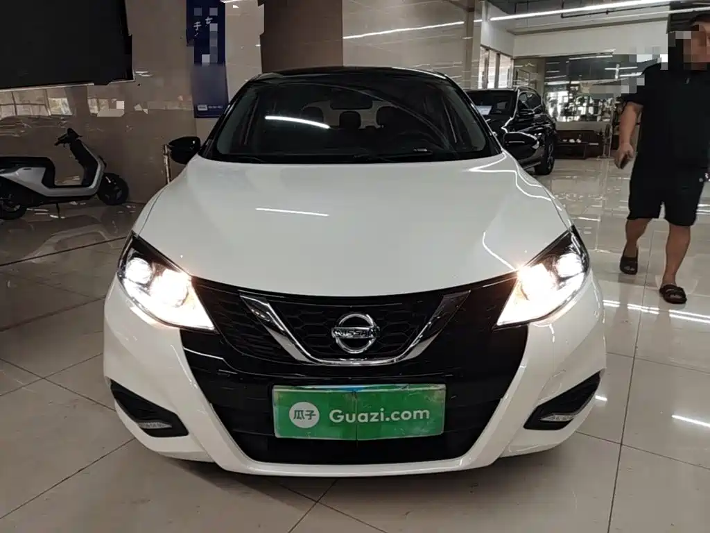Nissan Tiida — миниатюра 3