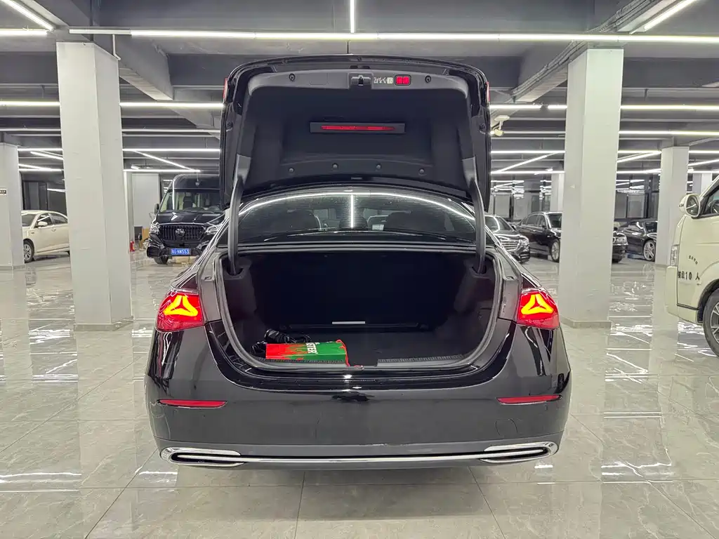 Mercedes-Benz E-Class E 2024 E 300 L Fashion