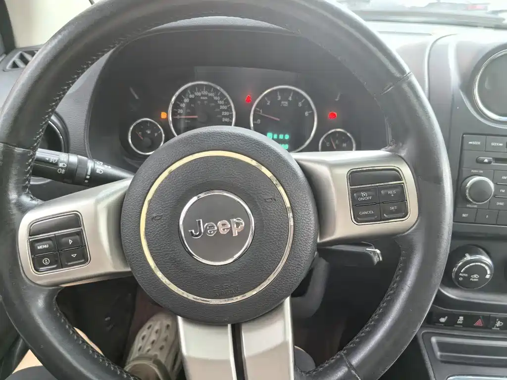 Jeep Compass (Import) — миниатюра 13