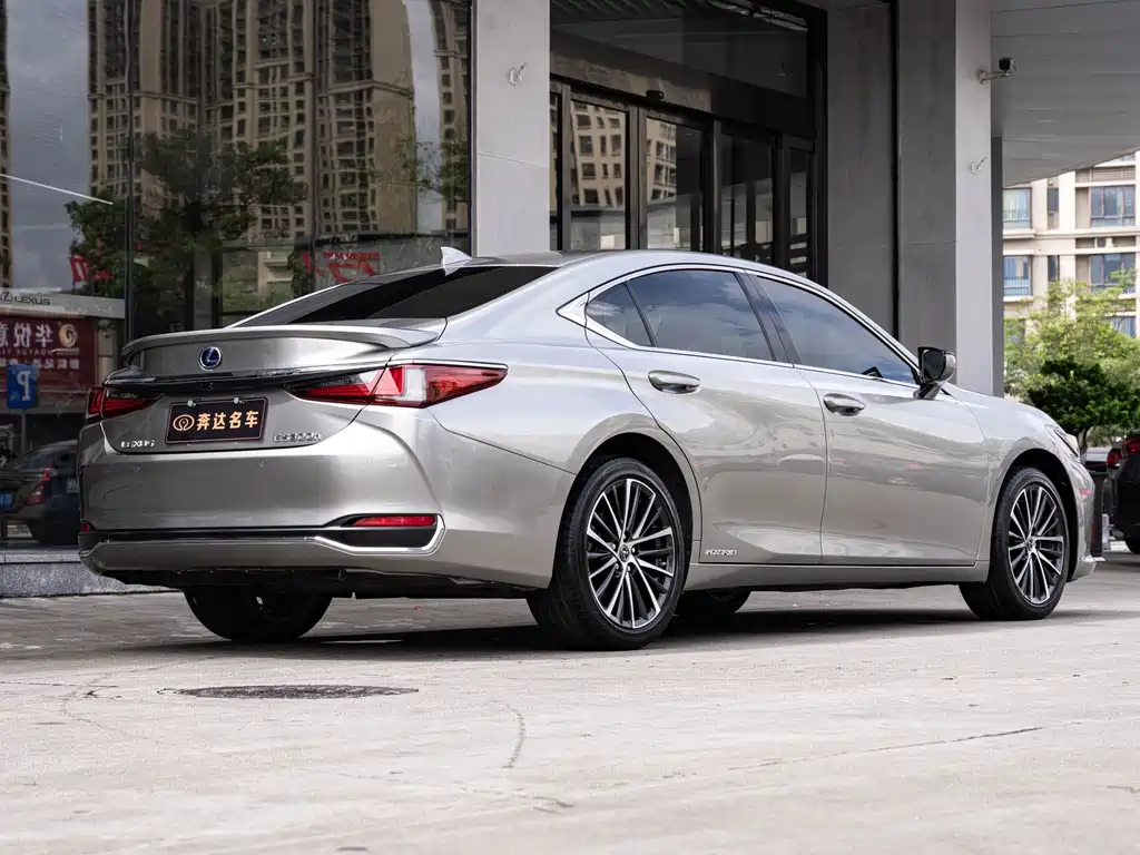 Lexus ES 2021 300h Premium