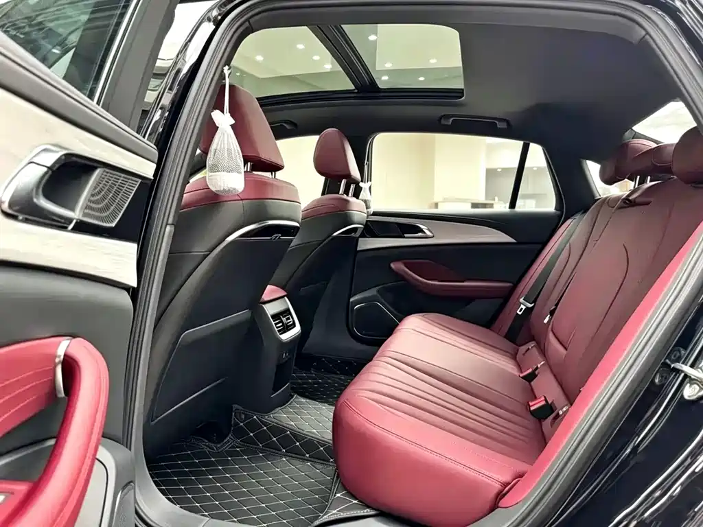 Hongqi Hongqi H5 — миниатюра 6
