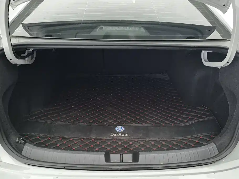 Volkswagen Sagitar — миниатюра 4
