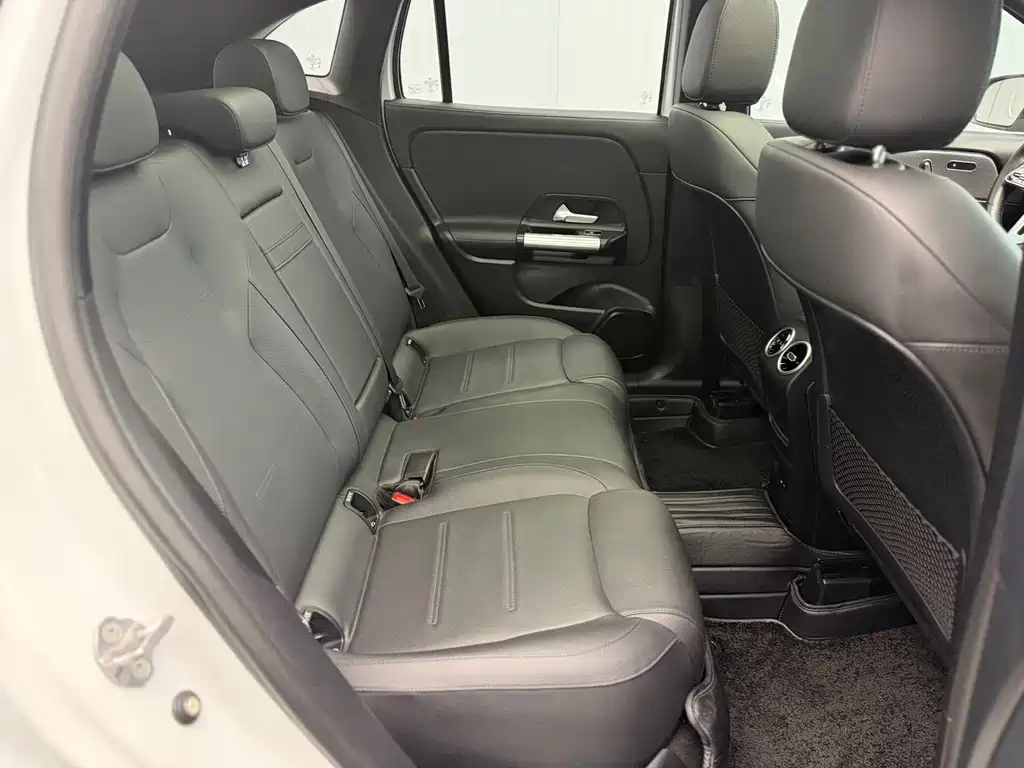 Mercedes-Benz GLA — миниатюра 17