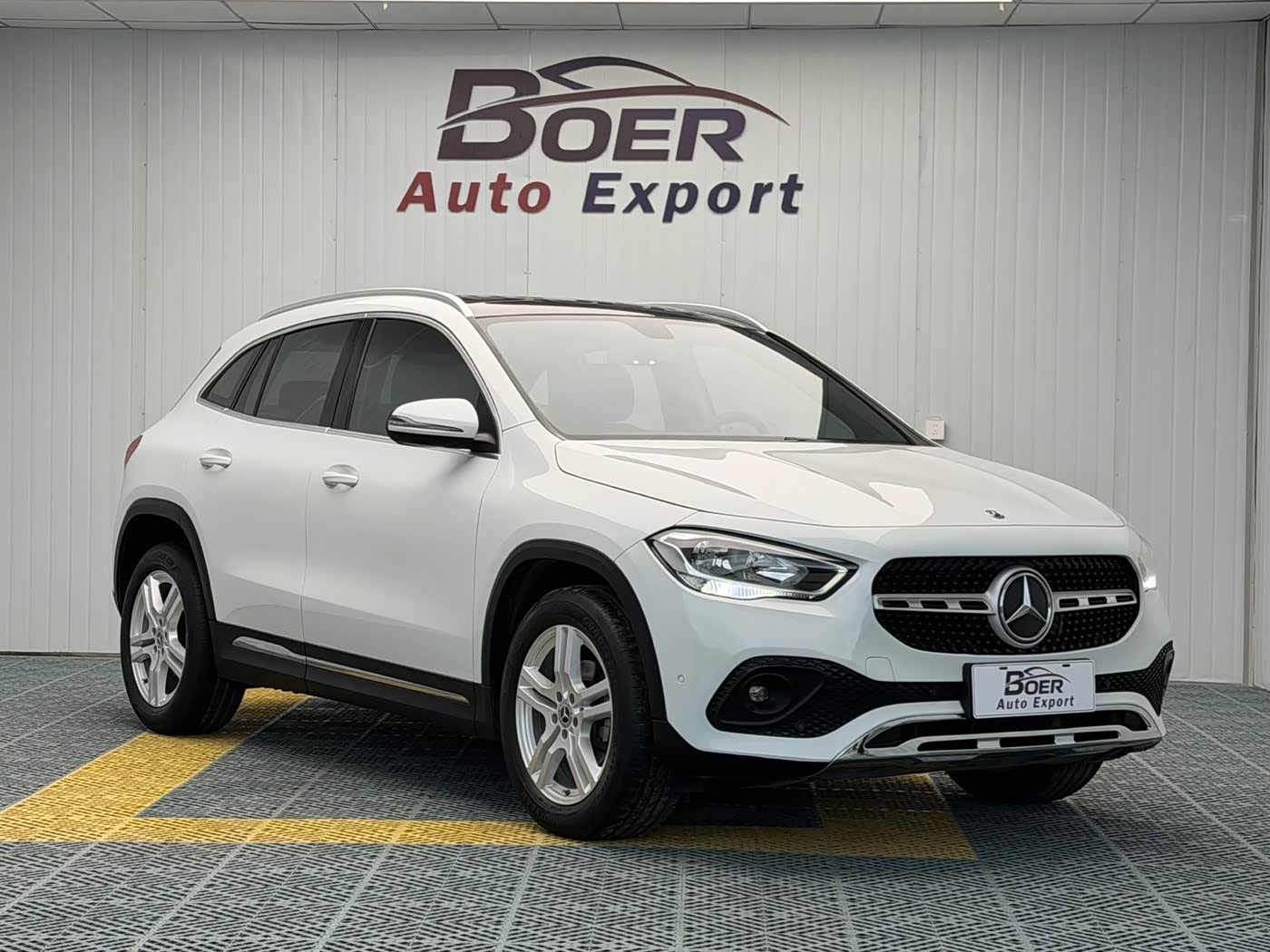 Mercedes-Benz GLA 1.3 л 2021 г. Белый, пробег 42000 км