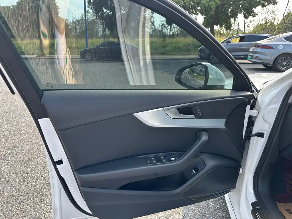Audi A4L — миниатюра 13