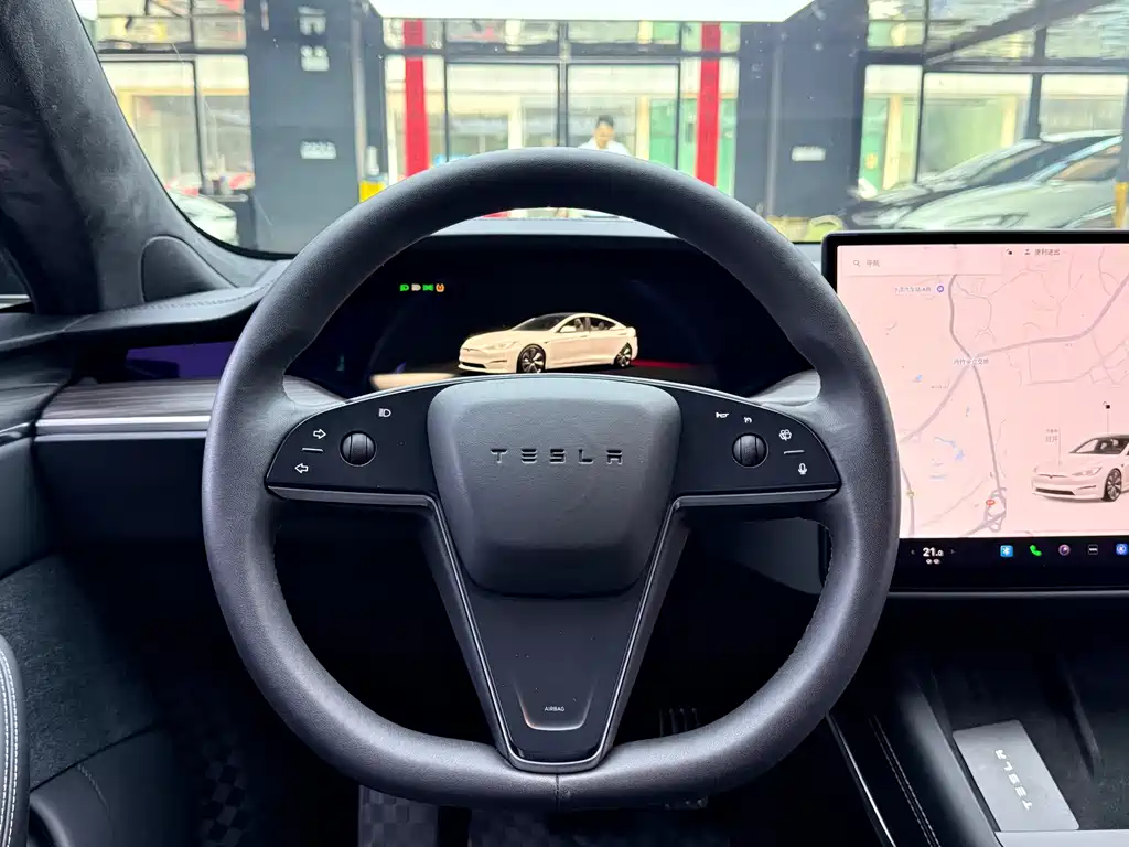 Tesla Model S — миниатюра 7