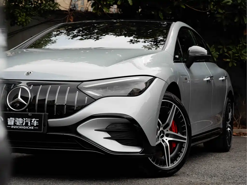 Mercedes-Benz EQE AMG — миниатюра 7
