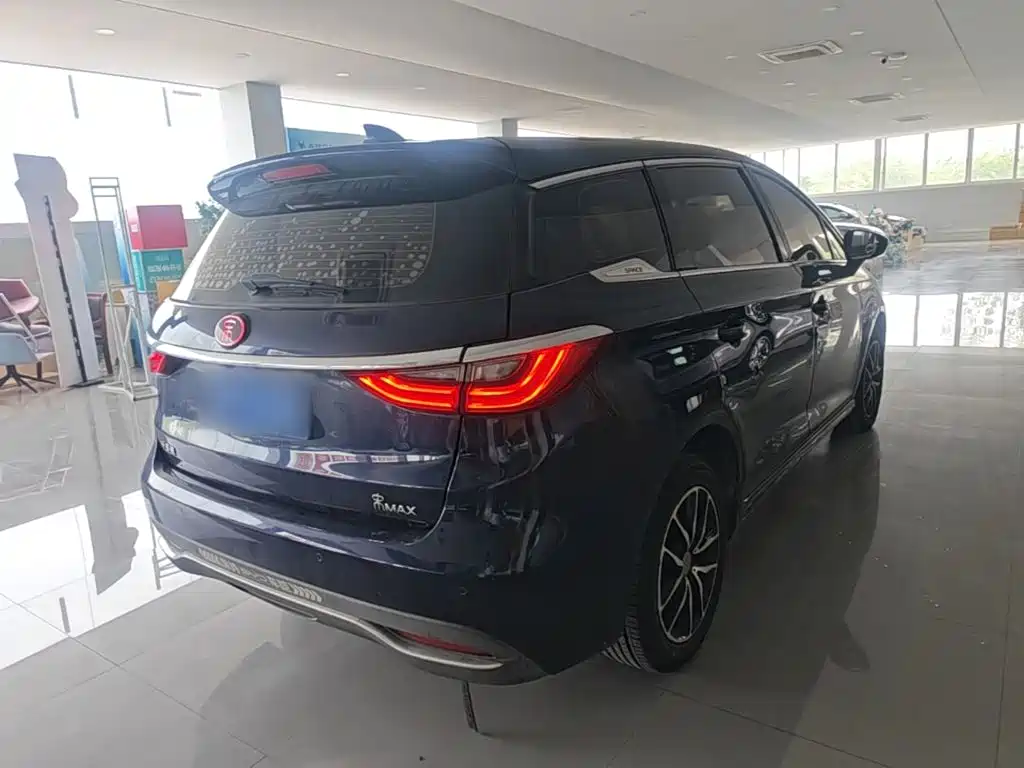 BYD MAX — миниатюра 7