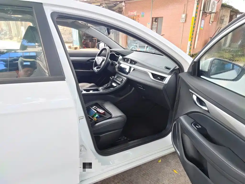 Geely Emgrand — миниатюра 19