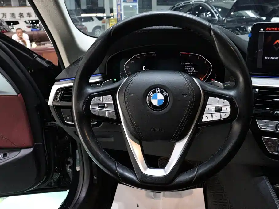 BMW 5 Series — миниатюра 13