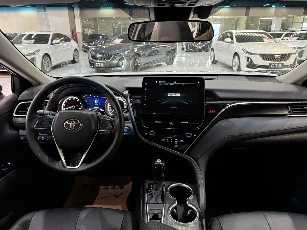 Toyota Camry — миниатюра 7