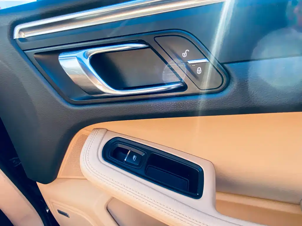 Porsche Macan — миниатюра 16