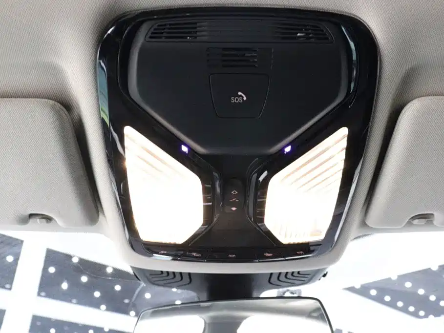 BMW 5 Series New Energy — миниатюра 12