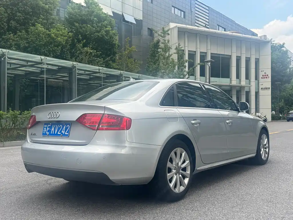 Audi A4L — миниатюра 6