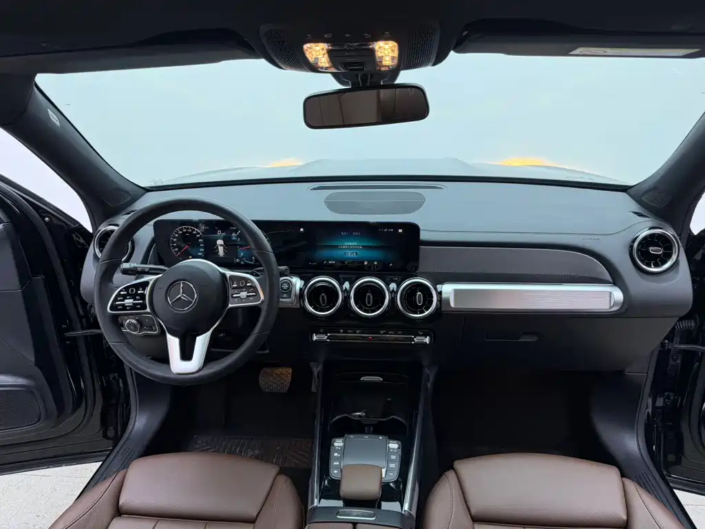 Mercedes-Benz GLB — миниатюра 17
