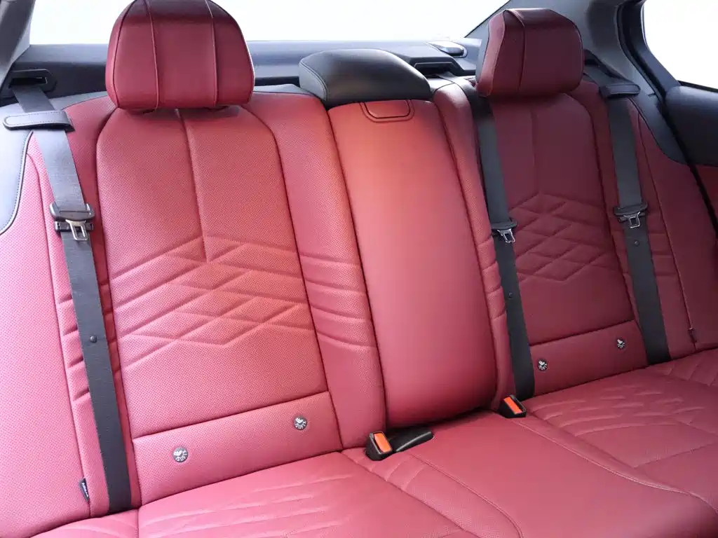 BMW 5 Series — миниатюра 23