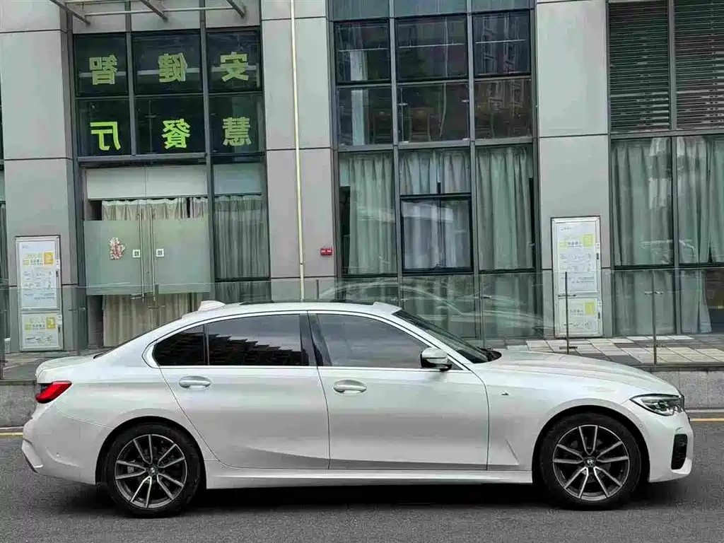 BMW 3 Series — миниатюра 4