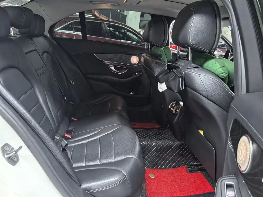 Mercedes-Benz C-Class — миниатюра 13