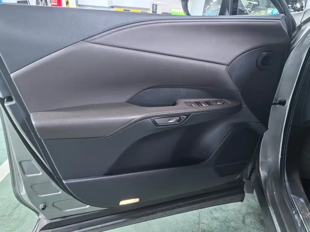 Lexus RX — миниатюра 5