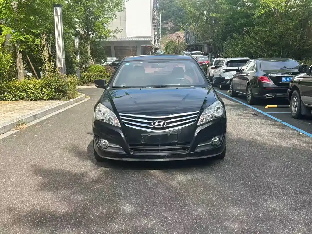 Hyundai Elantra — миниатюра 2