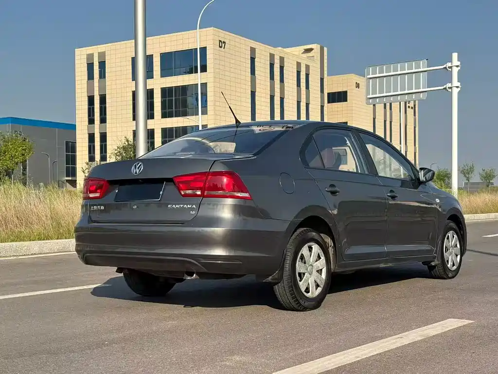 Volkswagen Santana — миниатюра 12