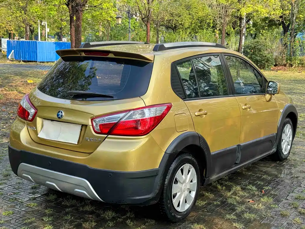 Venucia R50X 2013 1.6L AT