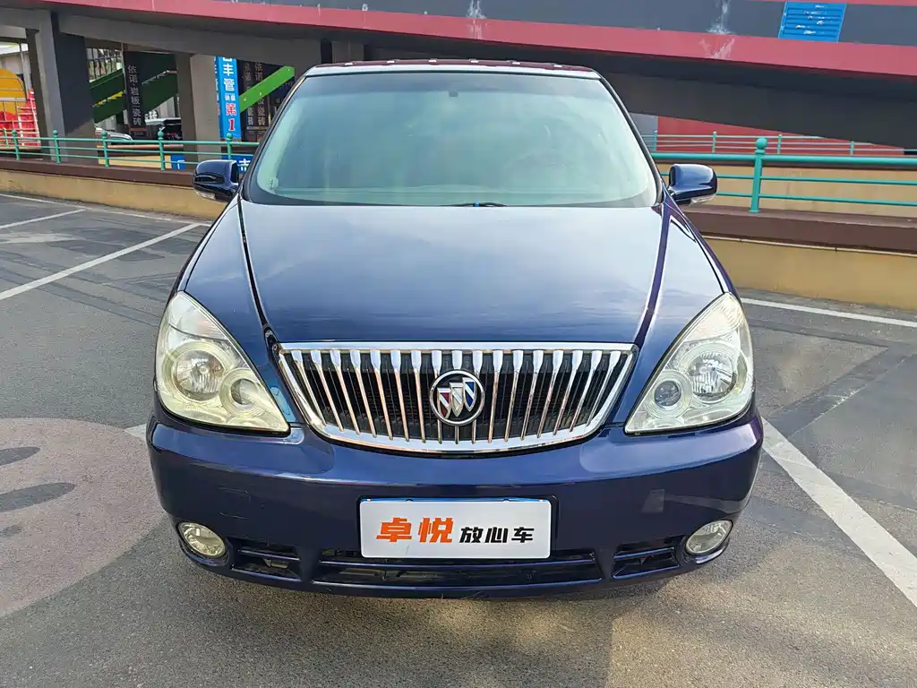 Buick GL8 — миниатюра 2