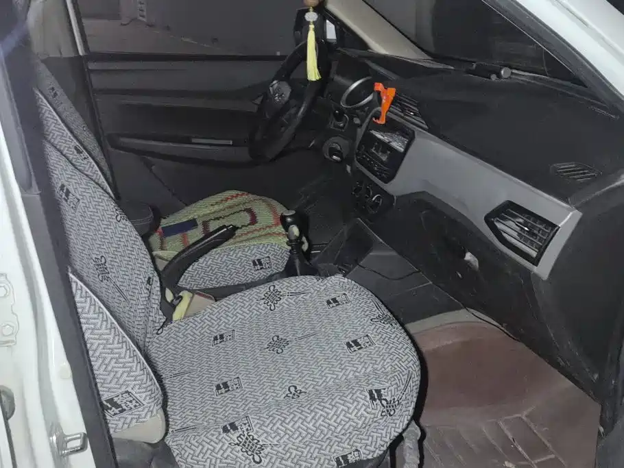 Wuling Hongguang — миниатюра 8