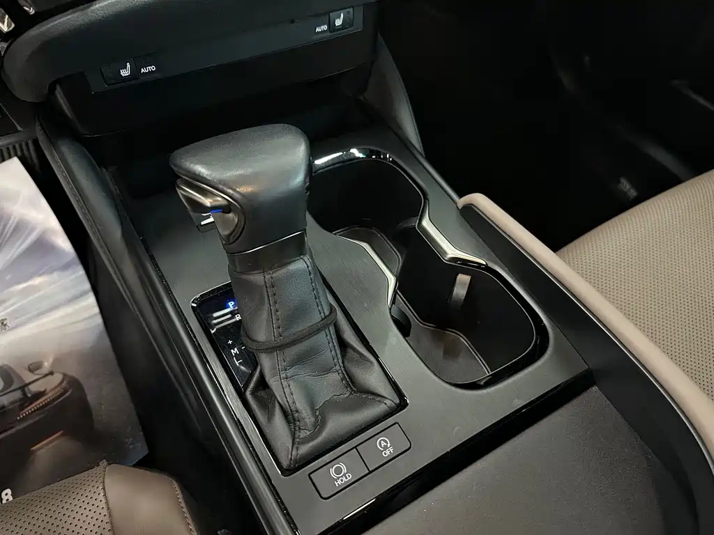 Lexus ES — миниатюра 14