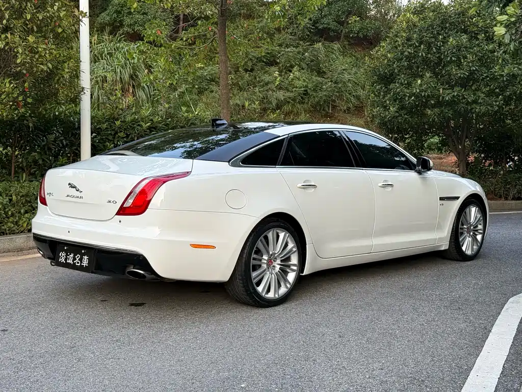 Jaguar XJ — миниатюра 29