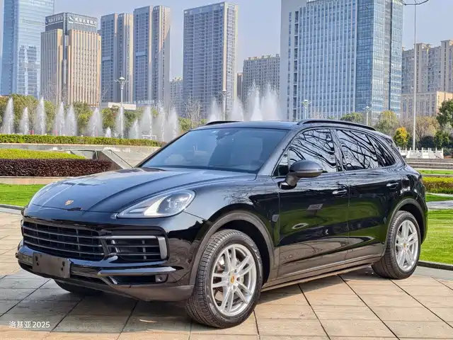 PORSCHE CAYENNE 2019