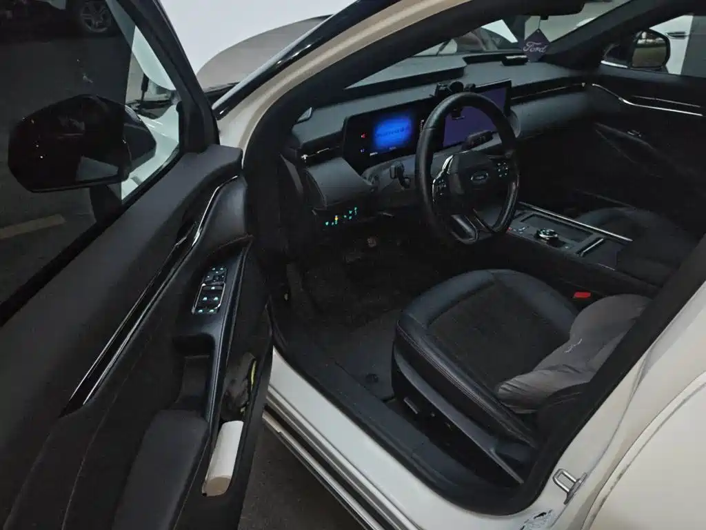 Ford Mondeo — миниатюра 12