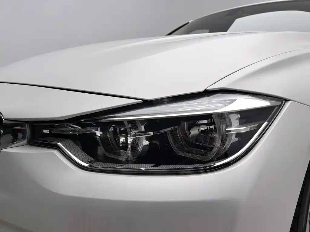 BMW 3 Series — миниатюра 7