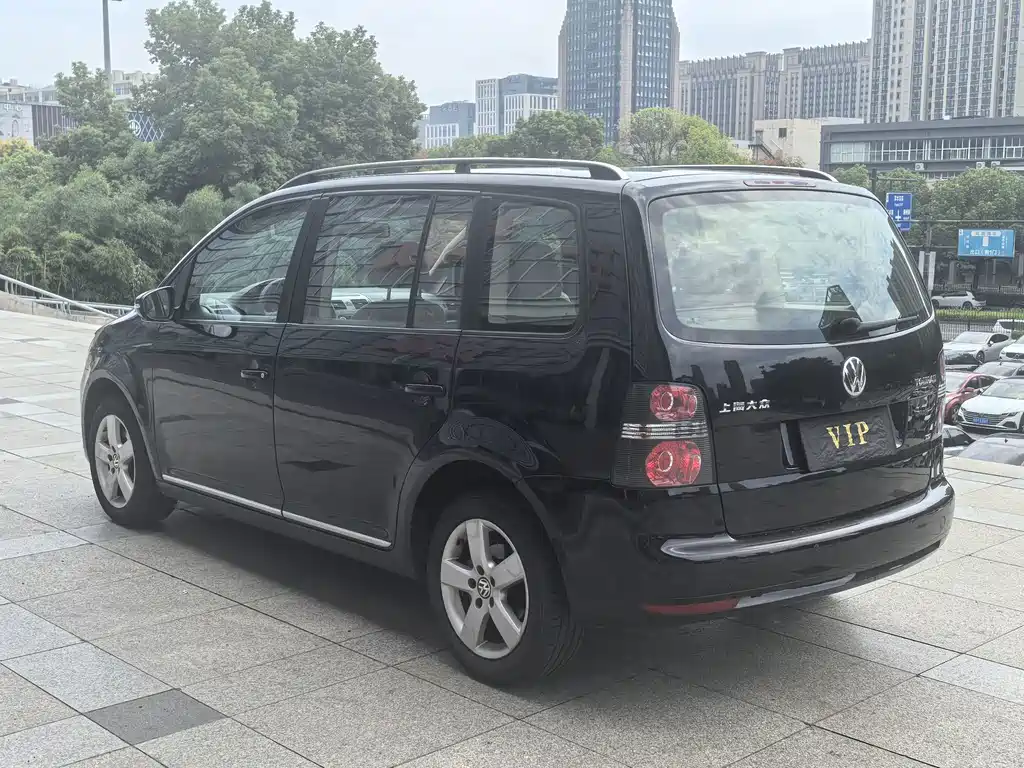 Volkswagen Touran — миниатюра 3