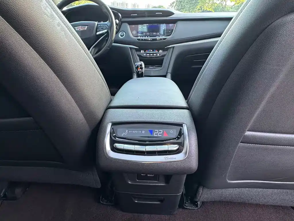 Cadillac XT6 — миниатюра 6