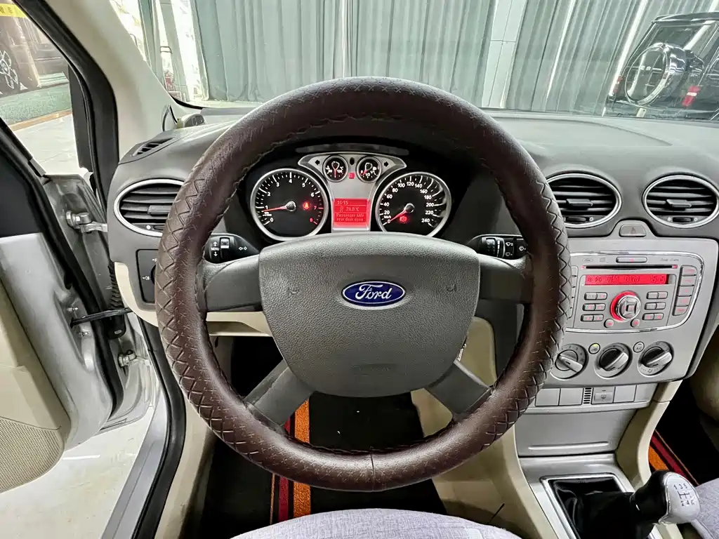 Ford Focus — миниатюра 11
