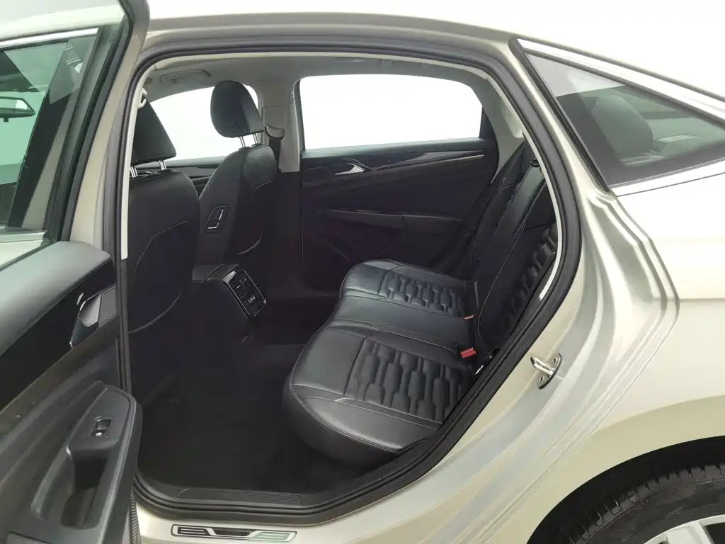 Volkswagen Passat — миниатюра 15