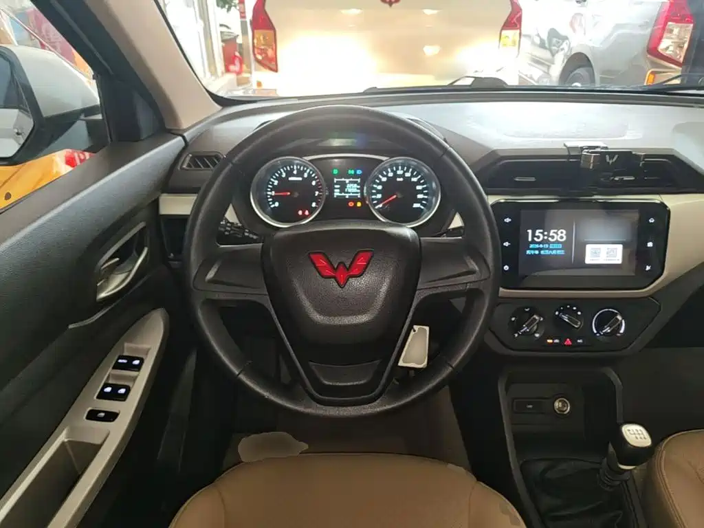 Wuling Hongguang — миниатюра 11