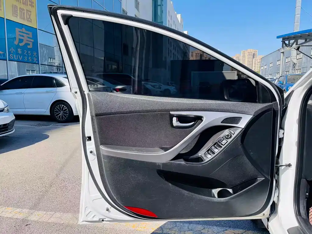 Hyundai Elantra Langdong — миниатюра 14