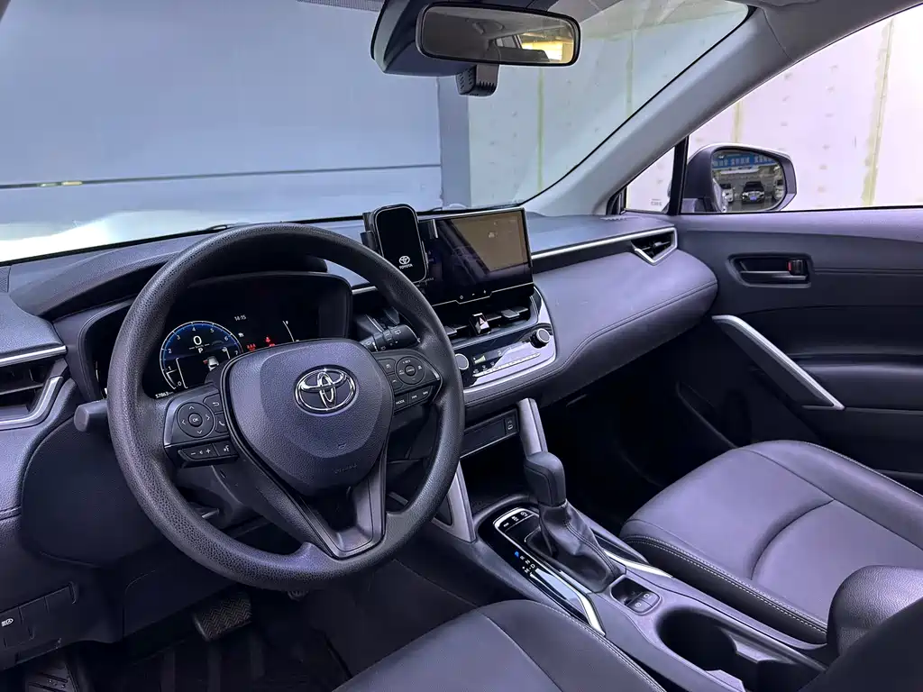 Toyota Corolla Cross 2.0L Elite Edition, фото 10